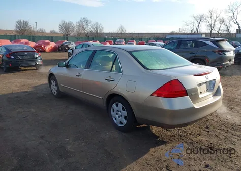 2007 Honda Accord 2.4 Lx z USA, uszkodzony, nr VIN JHMCM56417C019303